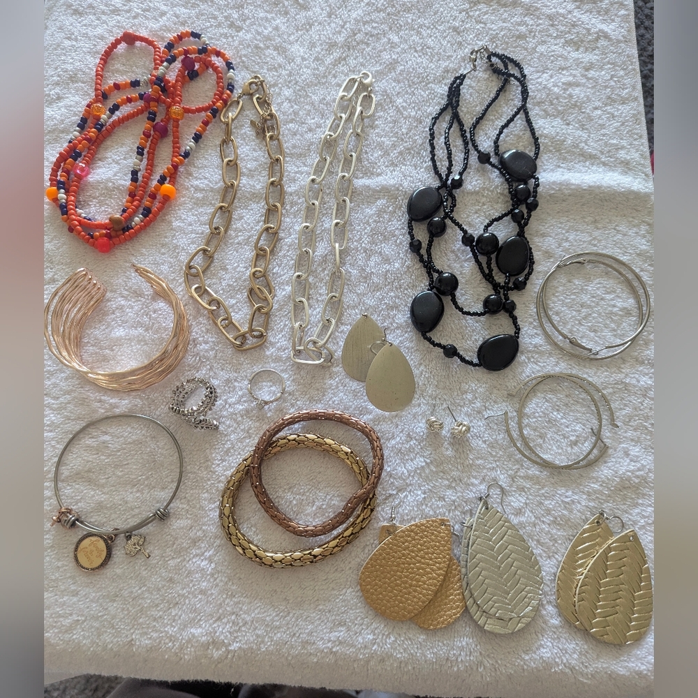 JEWELRY BUNDLE
